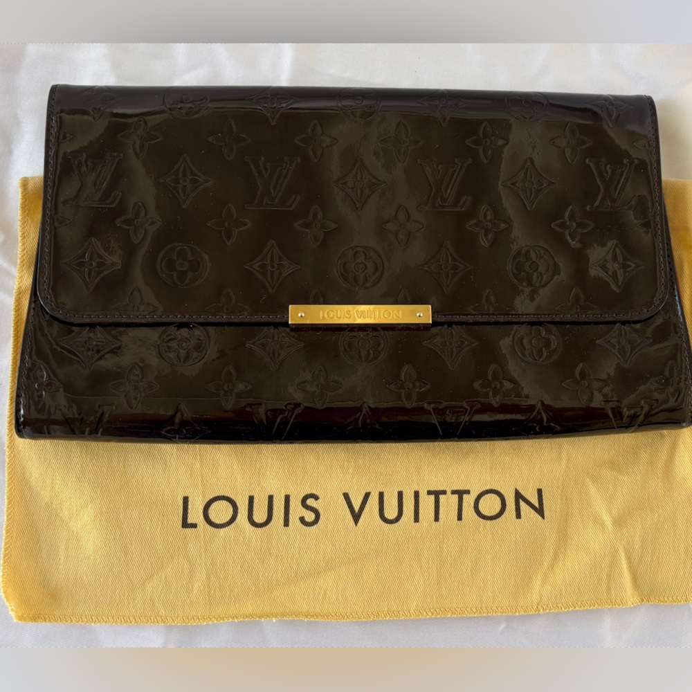 Louis Vuitton Amarante Monogram Vernis Robertson Clutch